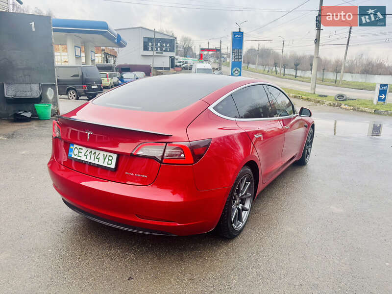 Седан Tesla Model 3 2019 в Черновцах