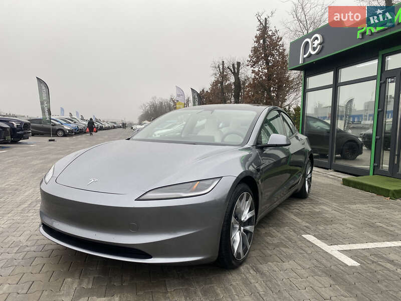 Седан Tesla Model 3 2024 в Киеве