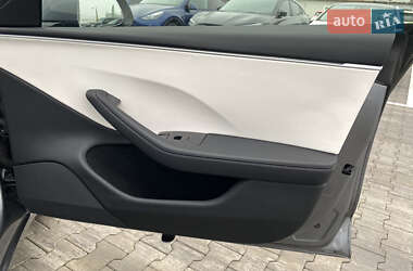Седан Tesla Model 3 2024 в Киеве