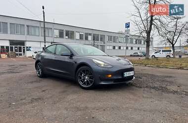 Седан Tesla Model 3 2023 в Чернігові