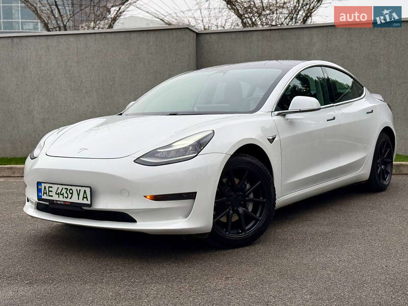 Tesla Model 3 2020