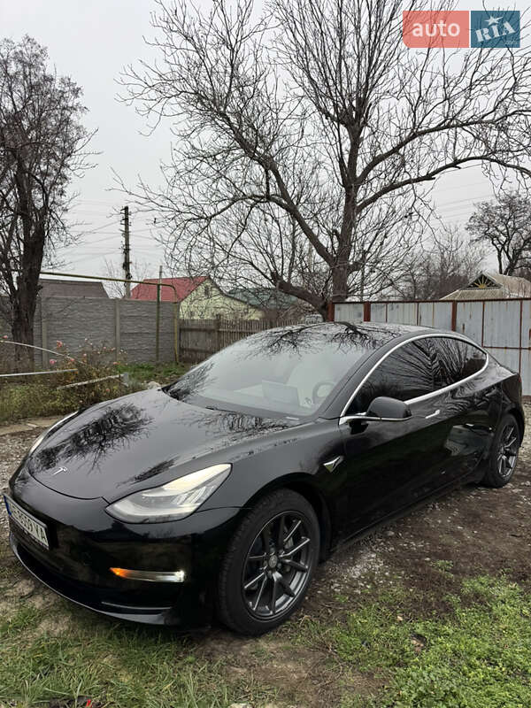Tesla Model 3 2020