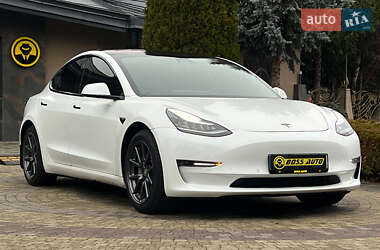 Седан Tesla Model 3 2018 в Львові