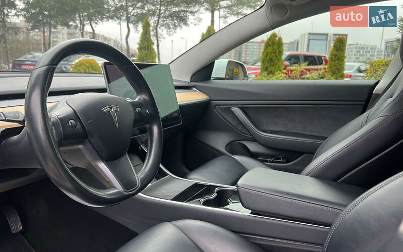 Седан Tesla Model 3 2018 в Львове фото 10 Седан Tesla Model 3 2018 в Львове