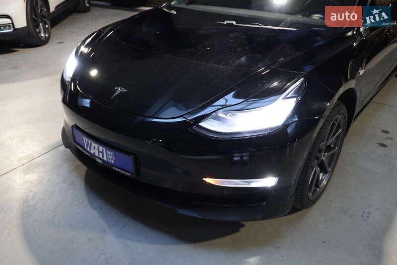 Седан Tesla Model 3 2019 в Луцке