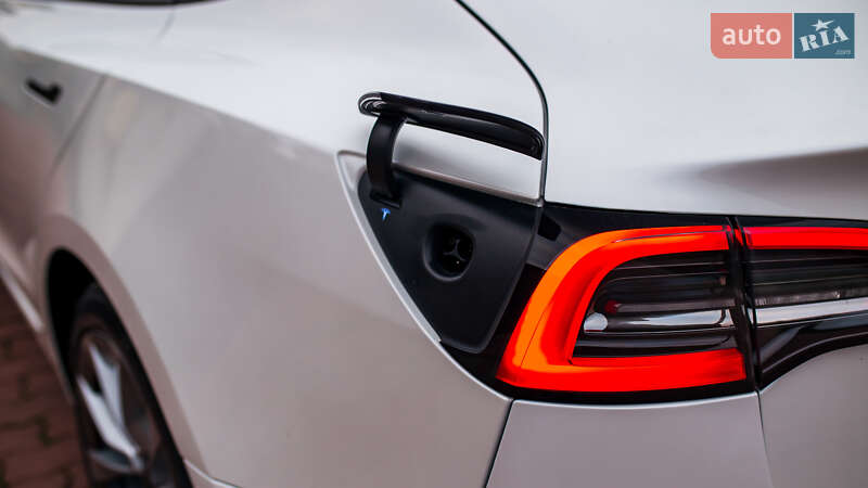 Седан Tesla Model 3 2022 в Черновцах фото 16 Седан Tesla Model 3 2022 в Черновцах