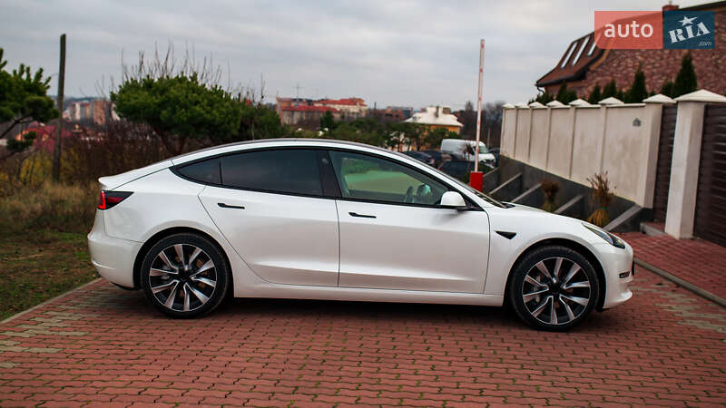 Седан Tesla Model 3 2022 в Черновцах фото 18 Седан Tesla Model 3 2022 в Черновцах