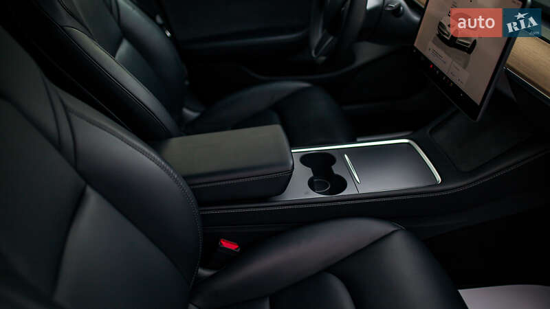 Седан Tesla Model 3 2022 в Черновцах фото 44 Седан Tesla Model 3 2022 в Черновцах