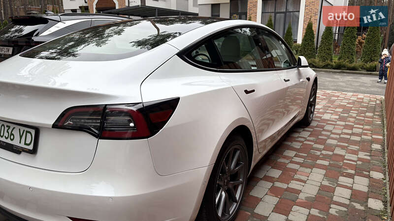 Седан Tesla Model 3 2021 в Киеве фото 5 Седан Tesla Model 3 2021 в Киеве