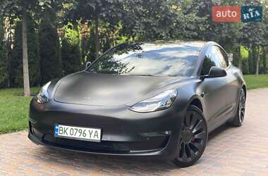 Седан Tesla Model 3 2022 в Казатине