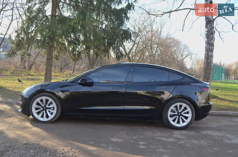 Седан Tesla Model 3 2021 в Трускавце