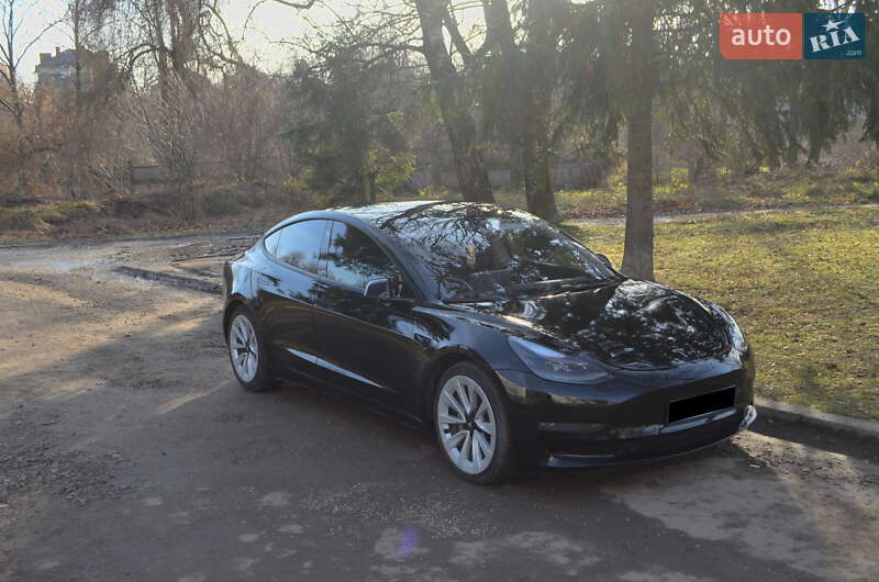 Седан Tesla Model 3 2021 в Трускавце