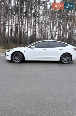 Седан Tesla Model 3 2021 в Ирпене