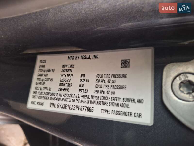 Седан Tesla Model 3 2023 в Львове