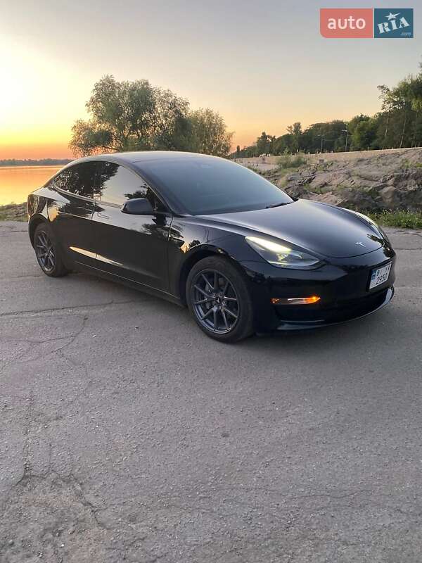Седан Tesla Model 3 2022 в Киеве фото 3 Седан Tesla Model 3 2022 в Киеве