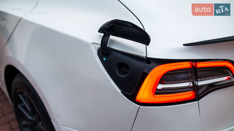 Седан Tesla Model 3 2019 в Черновцах фото 19 Седан Tesla Model 3 2019 в Черновцах