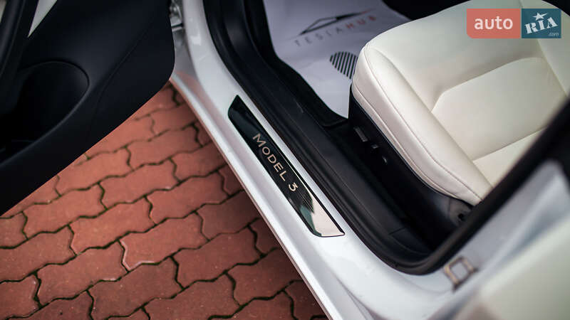 Седан Tesla Model 3 2019 в Черновцах фото 51 Седан Tesla Model 3 2019 в Черновцах