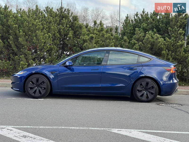 Седан Tesla Model 3 2024 в Киеве