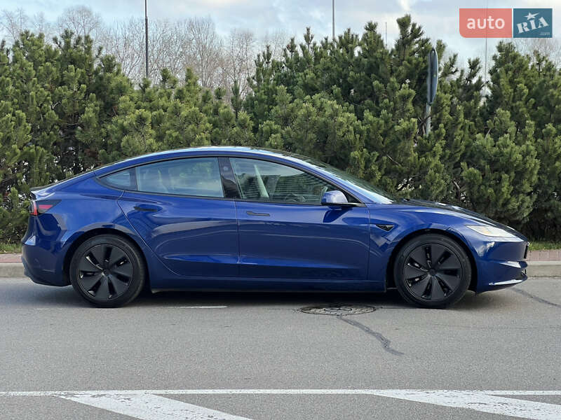Седан Tesla Model 3 2024 в Киеве