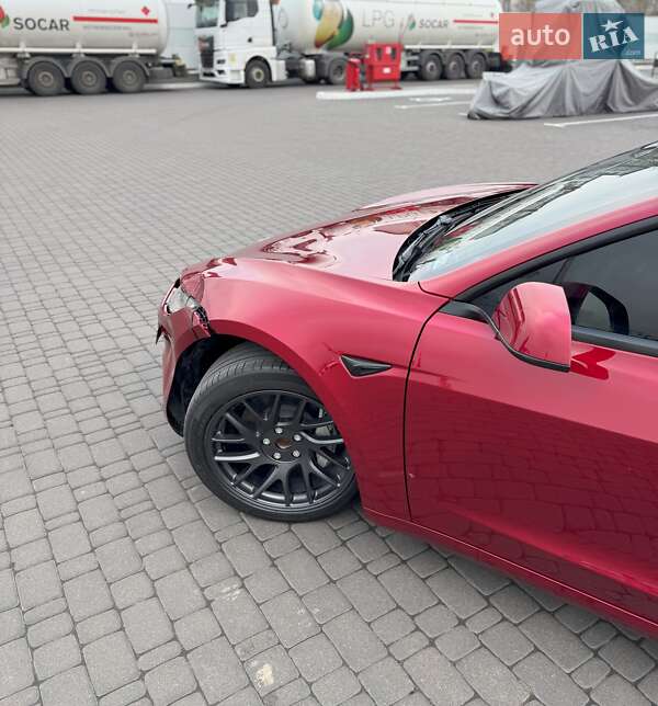 Седан Tesla Model 3 2025 в Киеве