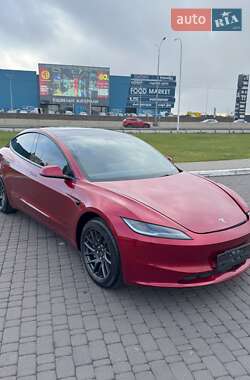 Седан Tesla Model 3 2025 в Киеве