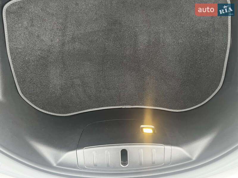 Седан Tesla Model 3 2018 в Львове фото 36 Седан Tesla Model 3 2018 в Львове