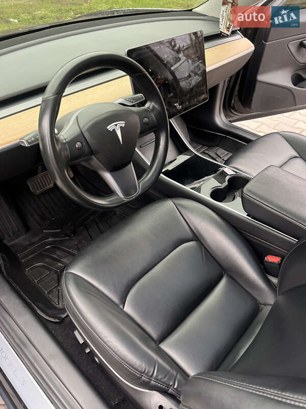Седан Tesla Model 3 2019 в Кривом Роге