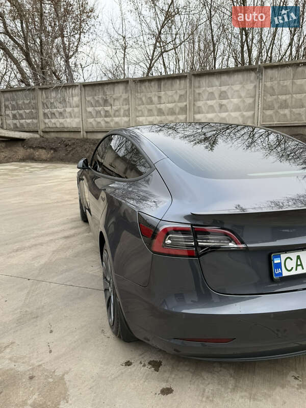 Седан Tesla Model 3 2018 в Золотоноше
