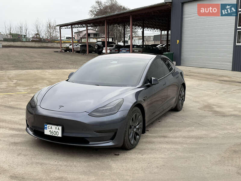 Седан Tesla Model 3 2018 в Золотоноше