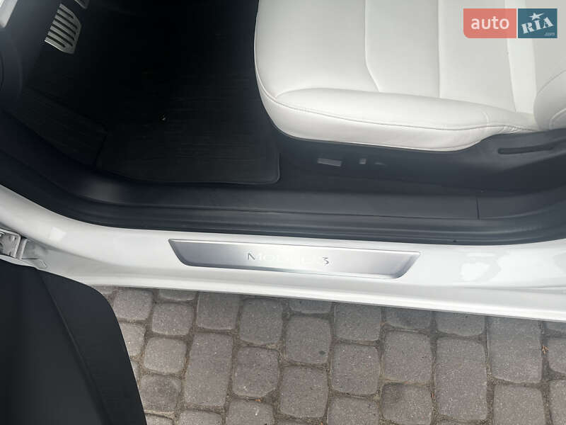 Седан Tesla Model 3 2018 в Львове фото 49 Седан Tesla Model 3 2018 в Львове