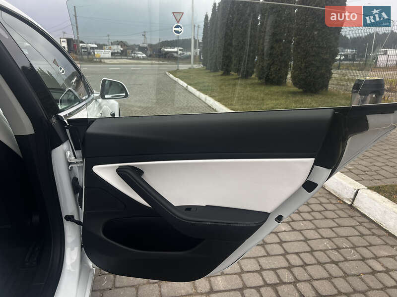Седан Tesla Model 3 2018 в Львове фото 71 Седан Tesla Model 3 2018 в Львове