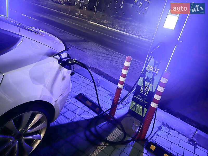 Седан Tesla Model 3 2018 в Львове фото 87 Седан Tesla Model 3 2018 в Львове