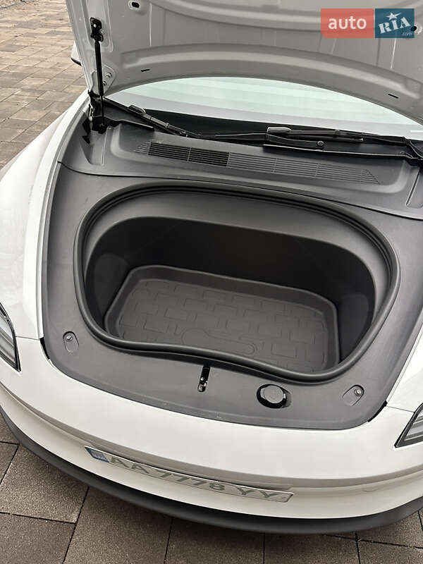 Седан Tesla Model 3 2024 в Киеве фото 24 Седан Tesla Model 3 2024 в Киеве