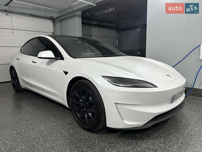 Седан Tesla Model 3 2024 в Киеве фото 23 Седан Tesla Model 3 2024 в Киеве