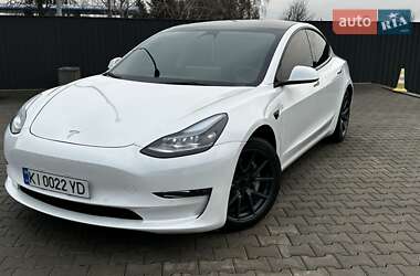Седан Tesla Model 3 2022 в Кагарлыке