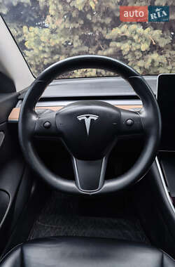 Седан Tesla Model 3 2018 в Одесі