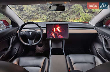 Седан Tesla Model 3 2018 в Одесі