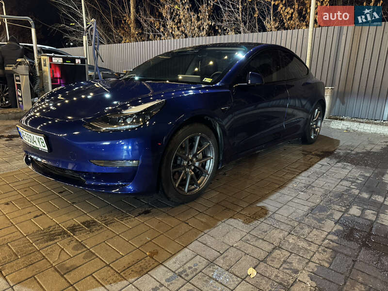Седан Tesla Model 3 2021 в Днепре