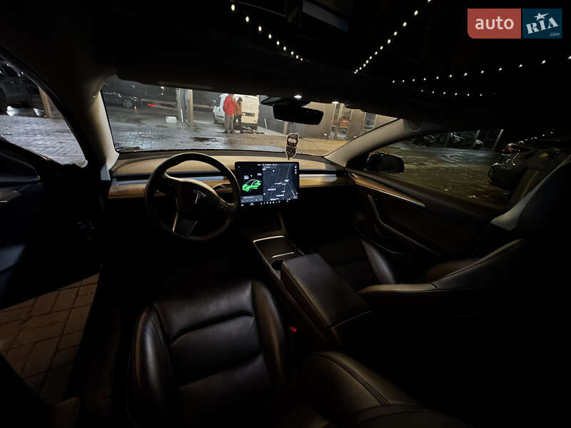 Седан Tesla Model 3 2021 в Днепре