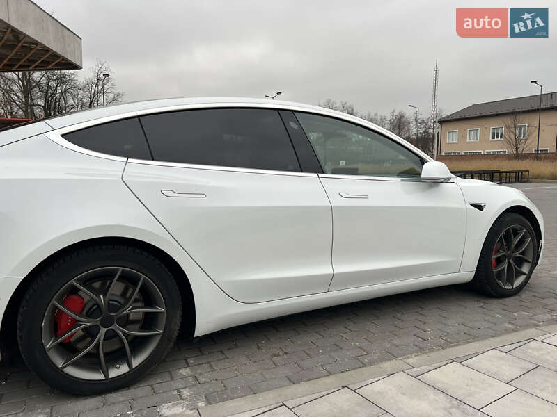 Седан Tesla Model 3 2019 в Киеве фото 10 Седан Tesla Model 3 2019 в Киеве