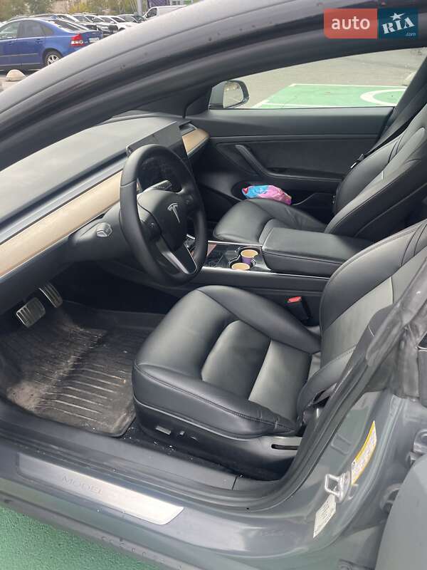 Седан Tesla Model 3 2020 в Киеве
