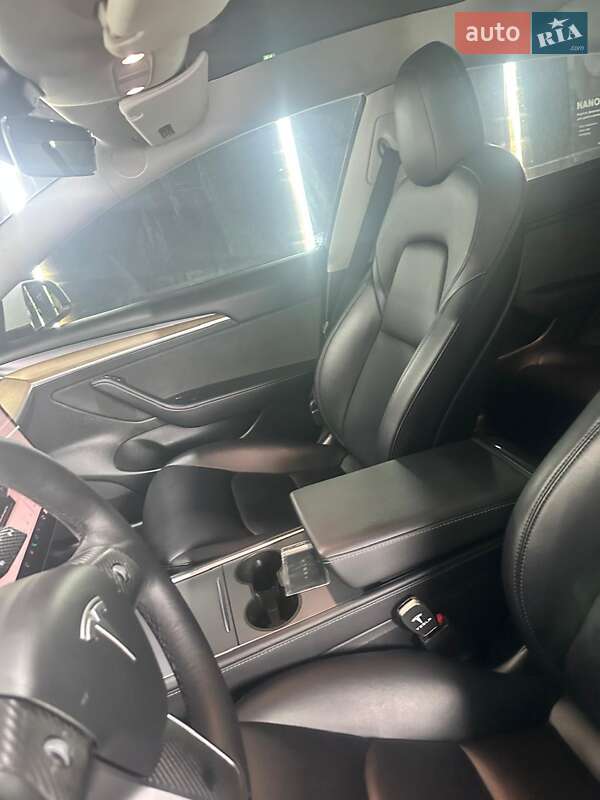 Седан Tesla Model 3 2022 в Львове