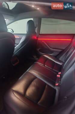 Седан Tesla Model 3 2022 в Стрые