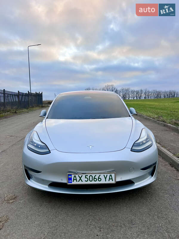Седан Tesla Model 3 2018 в Харькове