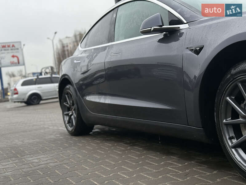 Седан Tesla Model 3 2019 в Киеве фото 8 Седан Tesla Model 3 2019 в Киеве