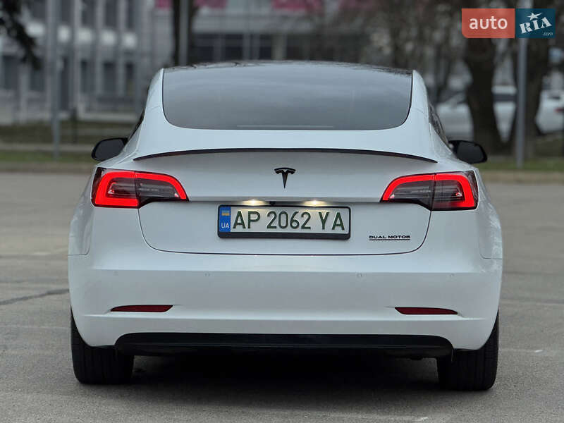 Седан Tesla Model 3 2022 в Запоріжжі