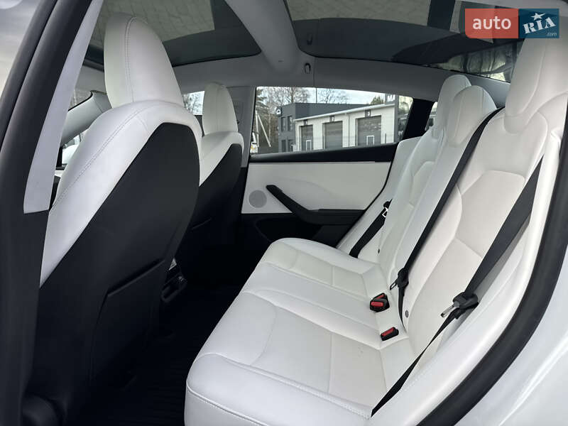 Седан Tesla Model 3 2025 в Луцке