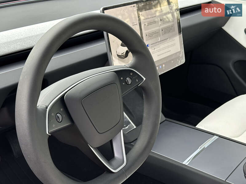 Седан Tesla Model 3 2025 в Луцке