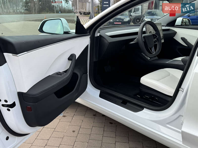 Седан Tesla Model 3 2025 в Луцке