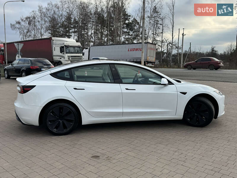 Седан Tesla Model 3 2025 в Луцке